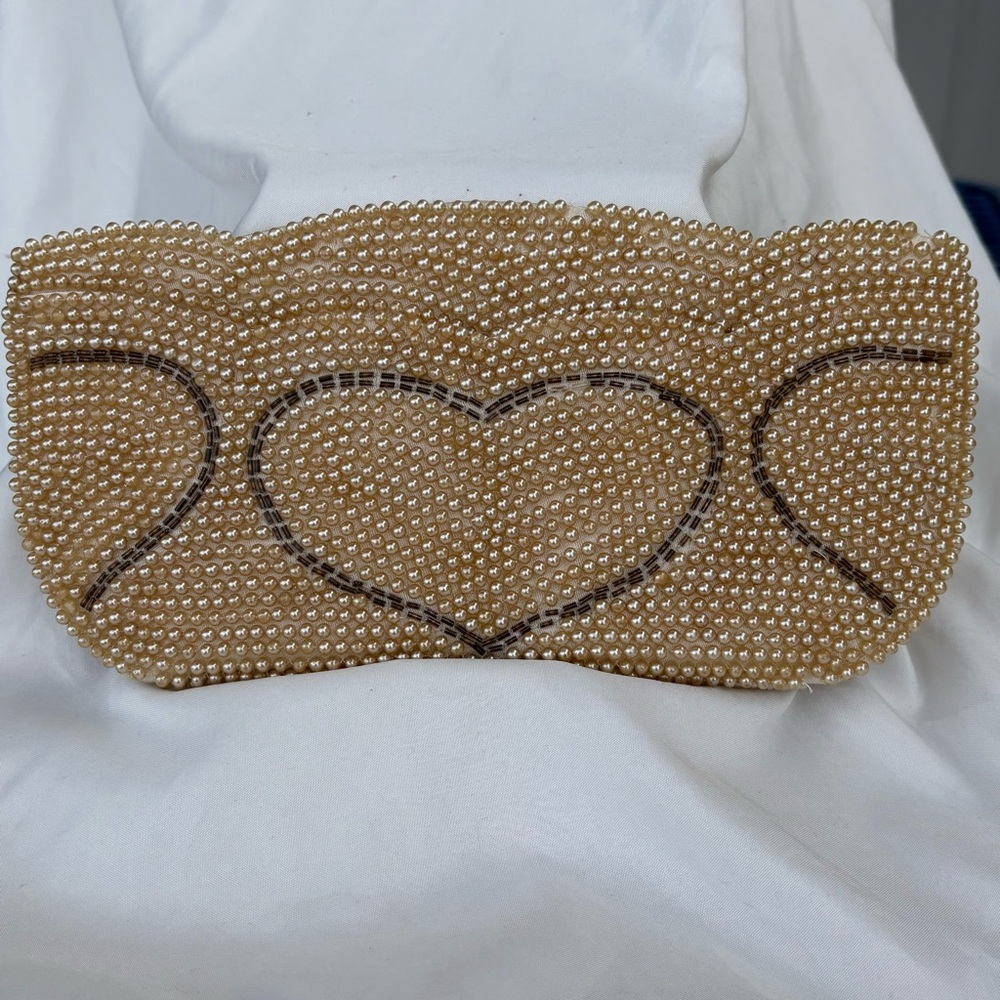 Beaded Heart Clutch Bag in Champagne